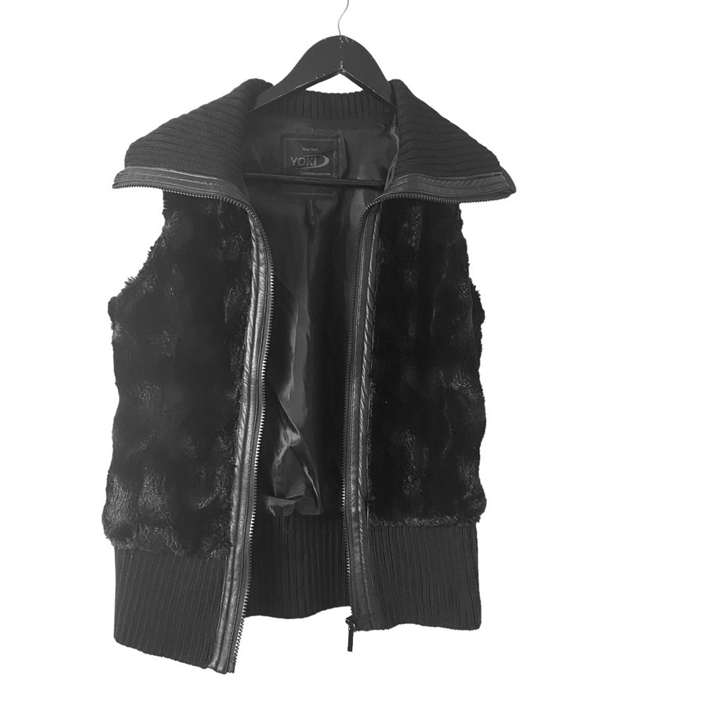 New York Yoki Outerwear Furry Vest, Black. Sz M